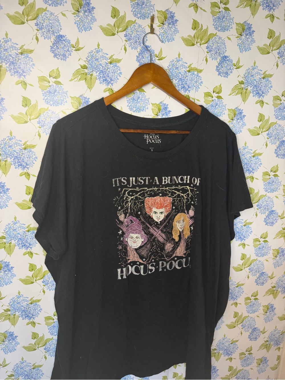 torrid Black Hocus Pocus Graphic Tee with Multicolor Witch Design